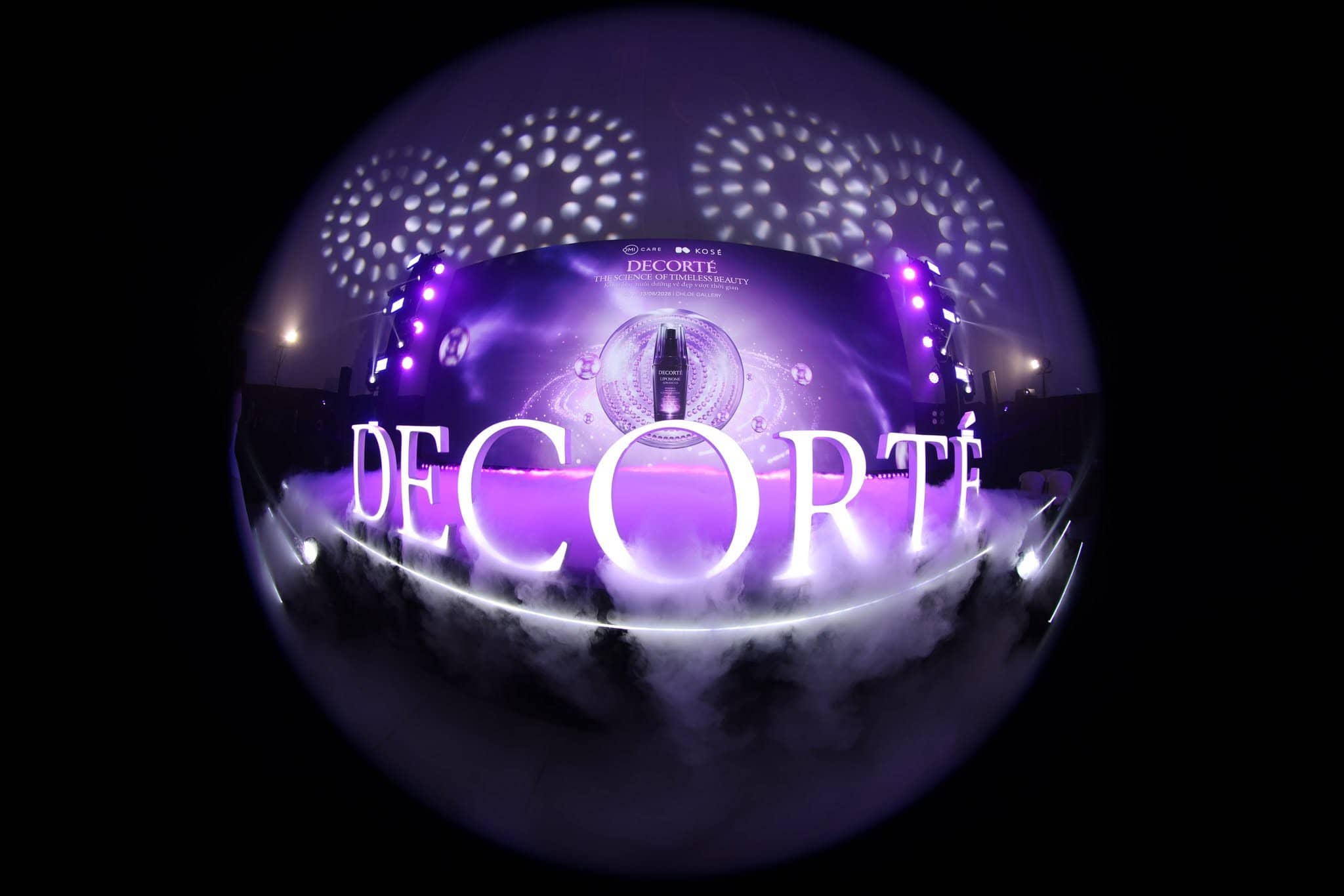 DECORTÉ Violet Architectural Gateway