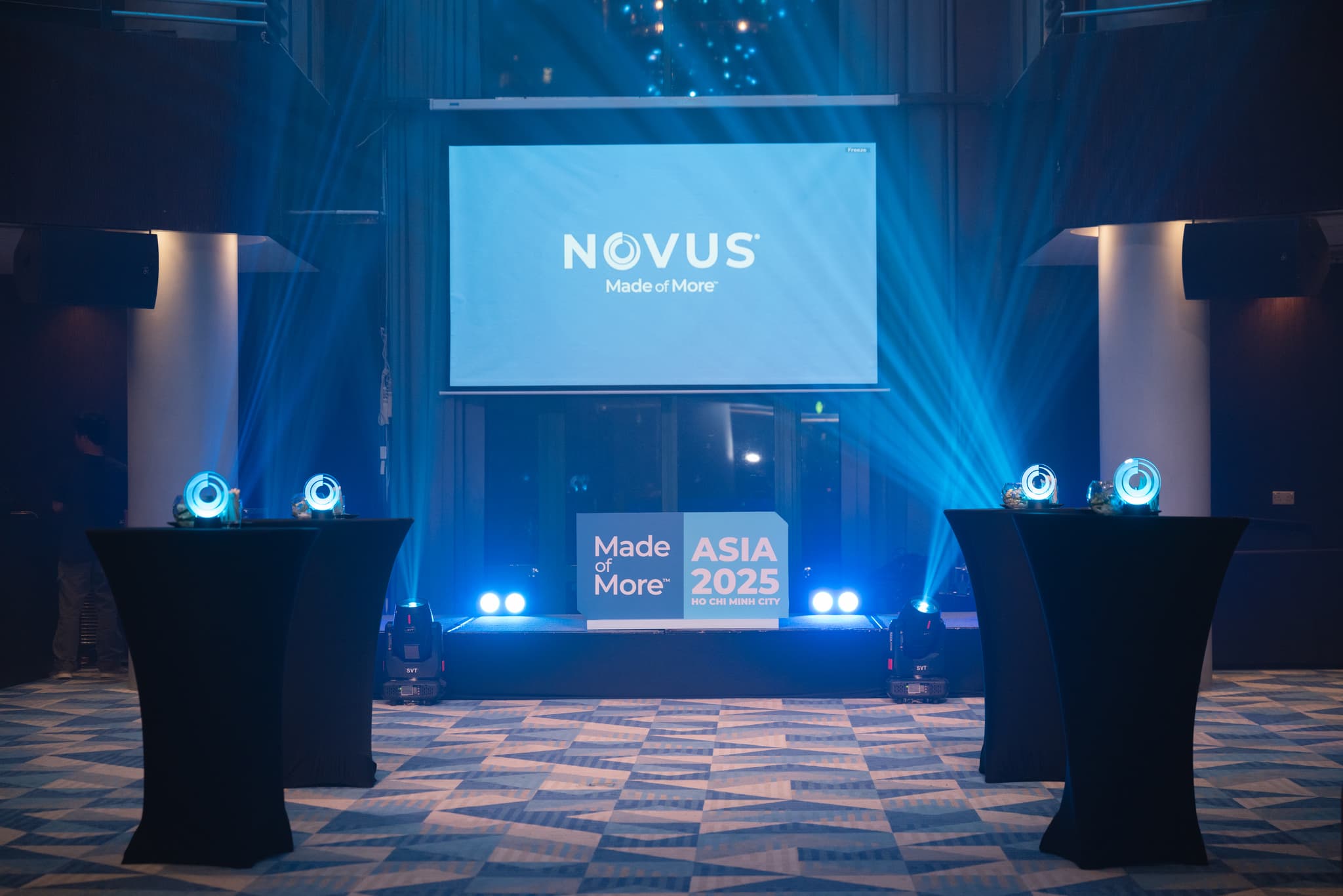 Lotus Scenography & Full-Width LED Choreography